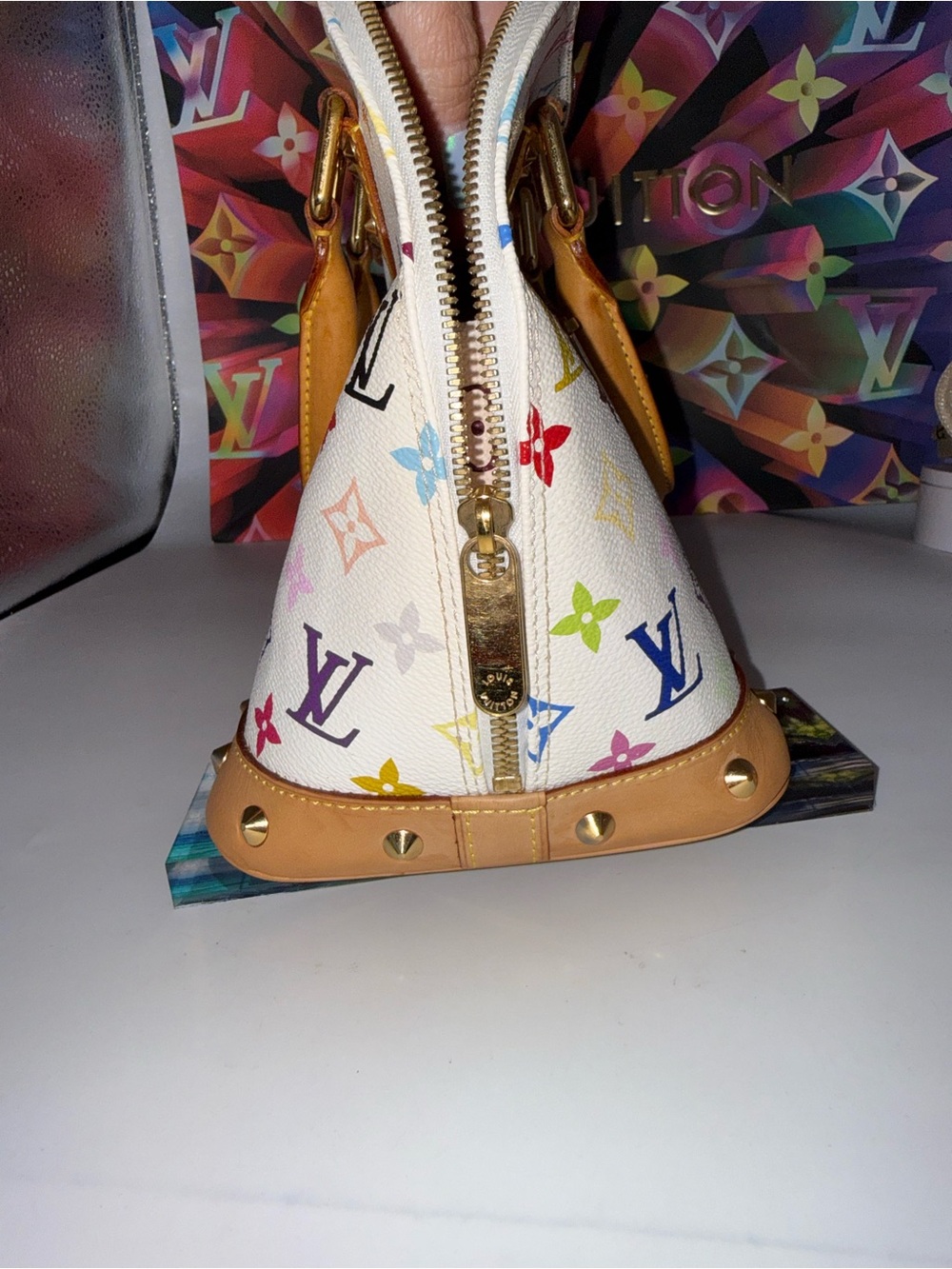 Louis Vuitton Alma - Picture 5 of 13